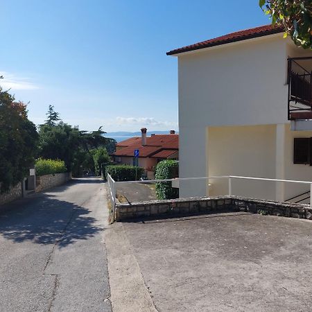 Apartment Kiwi Rabac Exterior foto