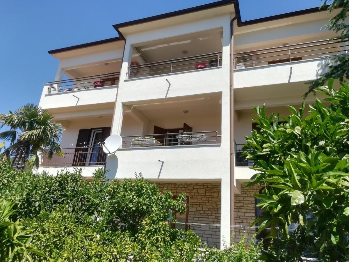 Apartment Kiwi Rabac Exterior foto